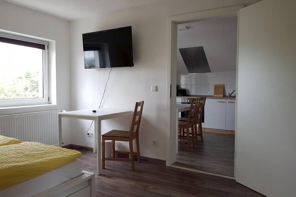 Dachwohnung Eyb Mit 3 Schlafzimmern Apartment Ansbach