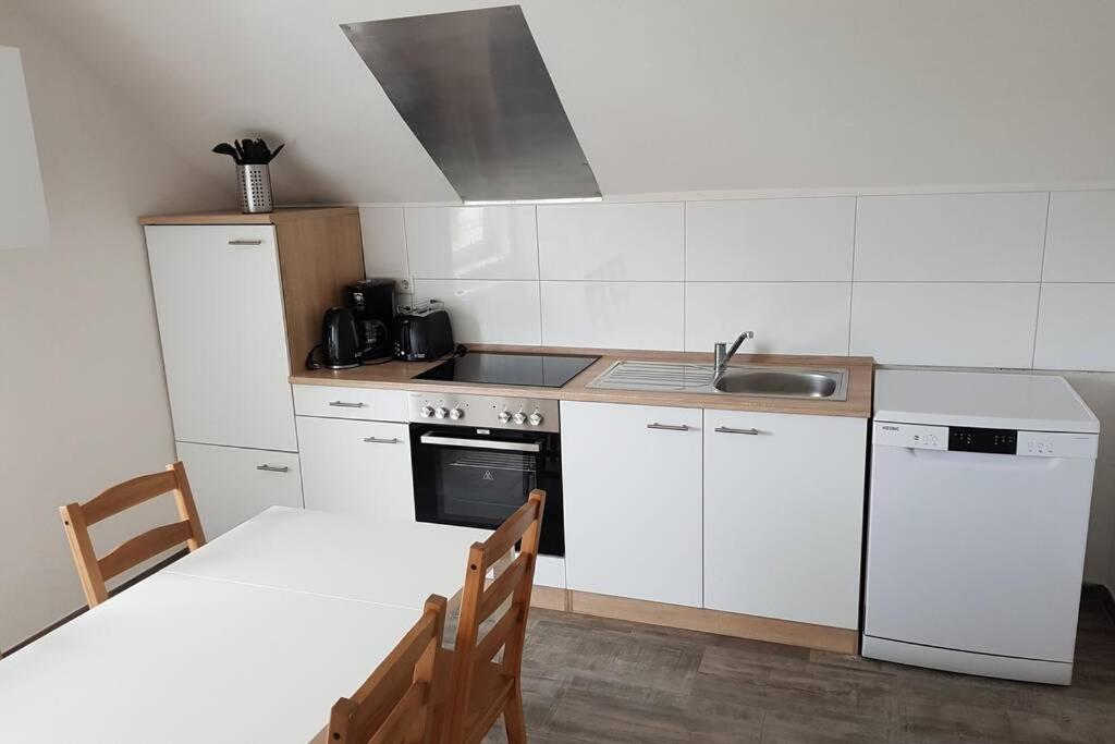 Dachwohnung Eyb Mit 3 Schlafzimmern *