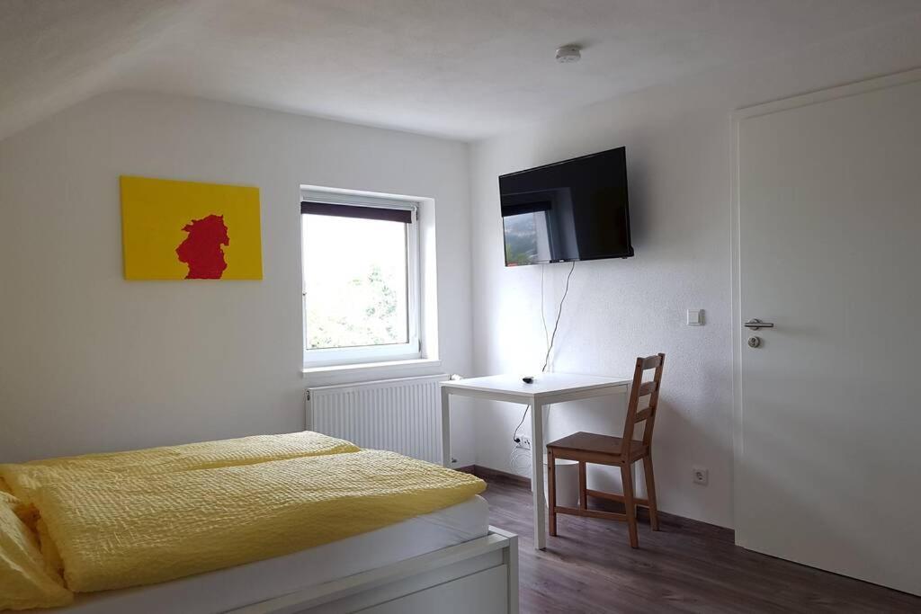 Dachwohnung Eyb Mit 3 Schlafzimmern Apartment *