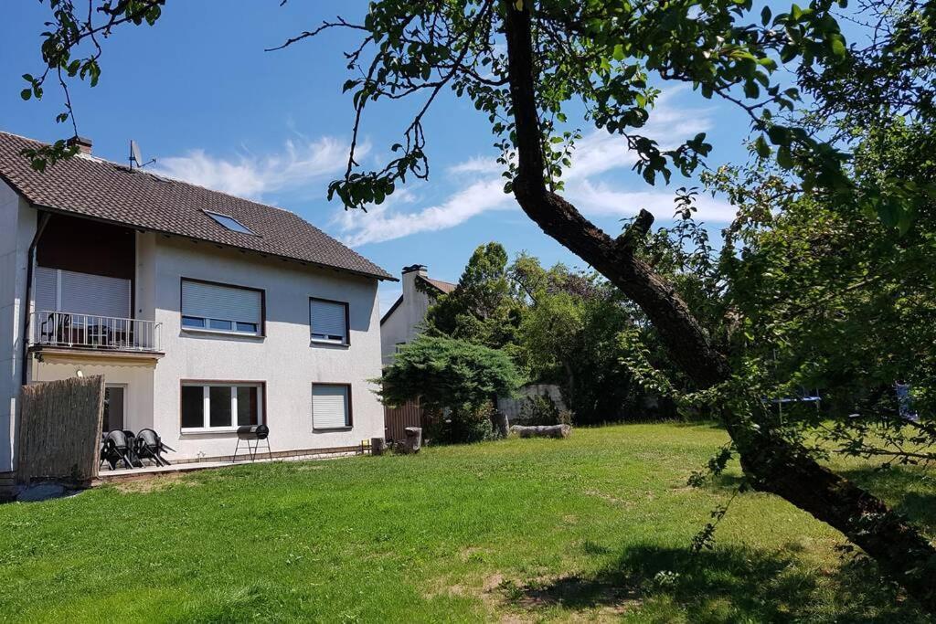 Dachwohnung Eyb Mit 3 Schlafzimmern Apartment Ansbach